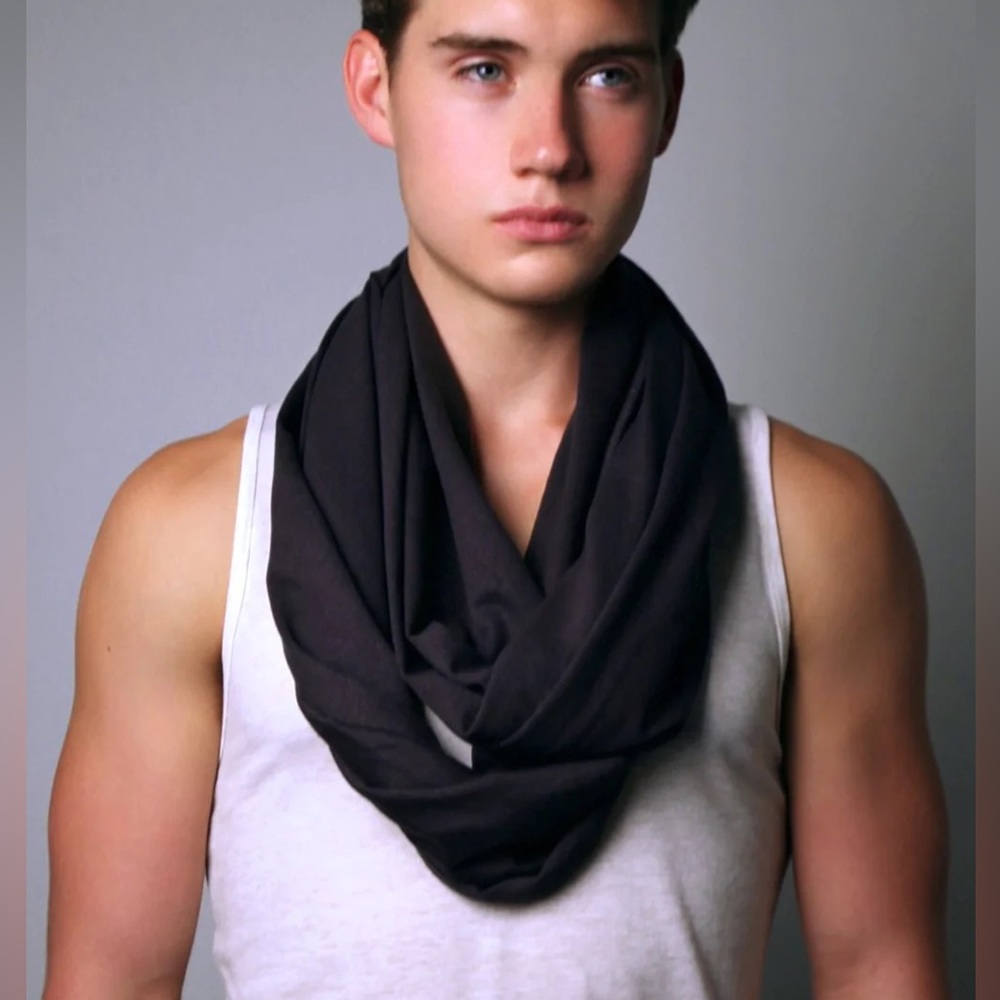 H&M Black Round Long Scarf